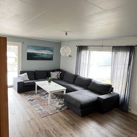 Hus Sentralt I Lofoten Apartment เลคเนส ภายนอก รูปภาพ