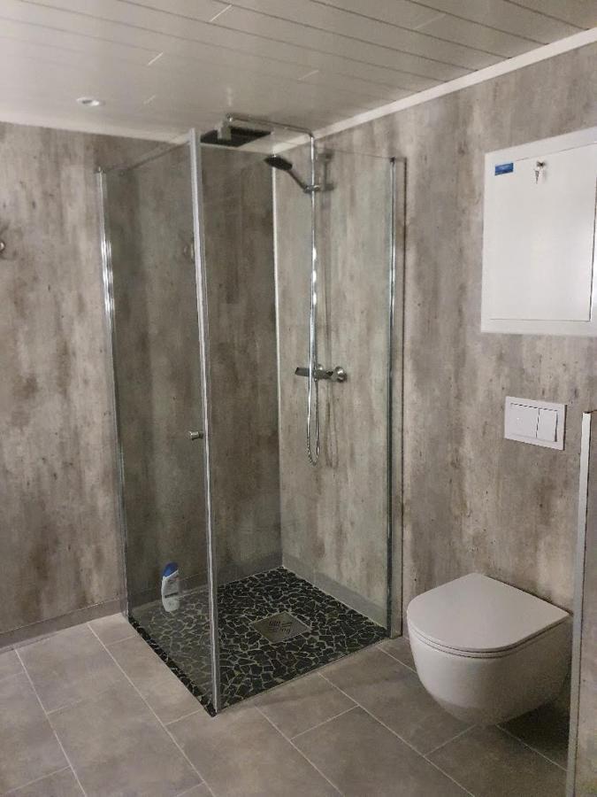 Hus Sentralt I Lofoten Apartment เลคเนส ภายนอก รูปภาพ