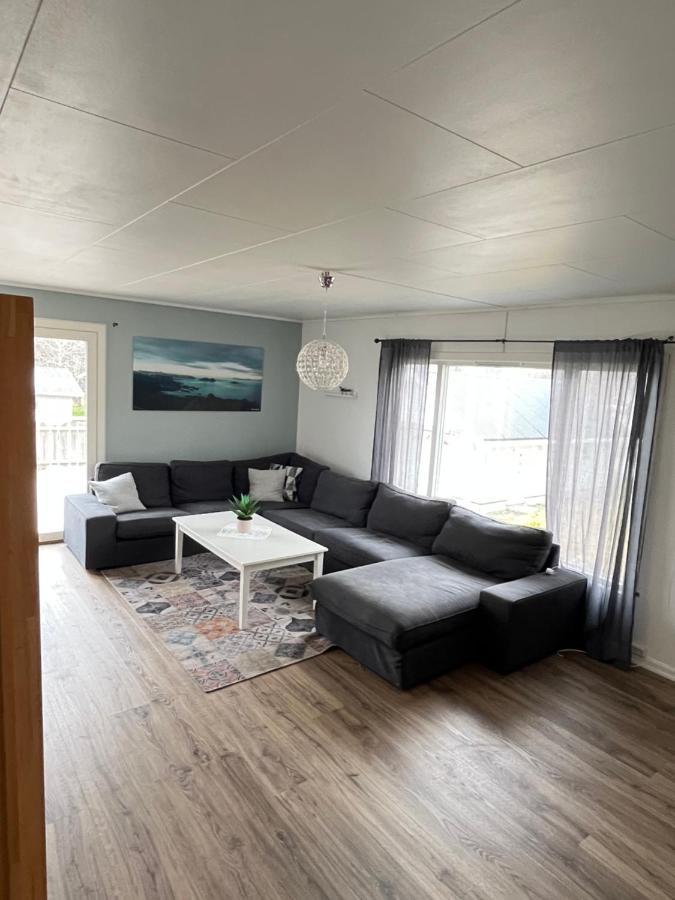 Hus Sentralt I Lofoten Apartment เลคเนส ภายนอก รูปภาพ