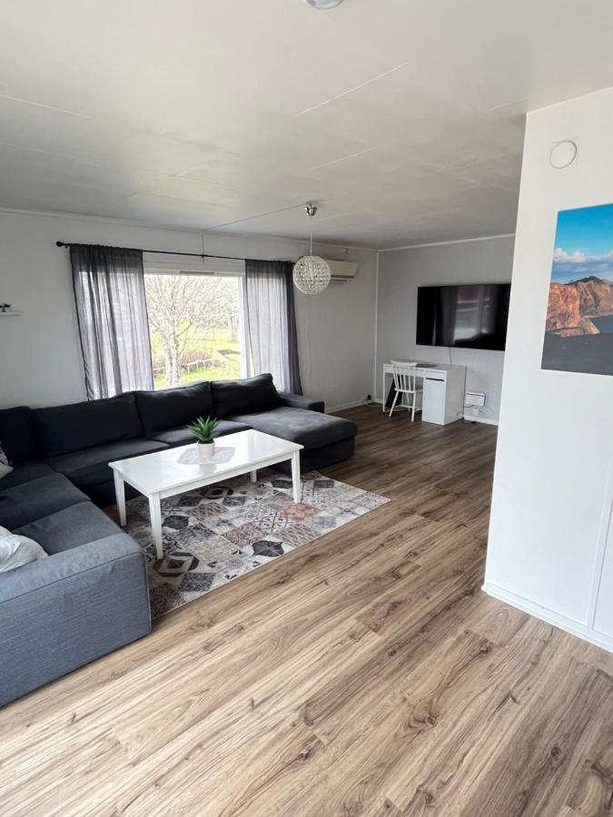 Hus Sentralt I Lofoten Apartment เลคเนส ภายนอก รูปภาพ