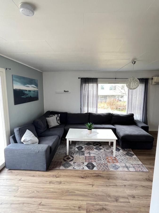 Hus Sentralt I Lofoten Apartment เลคเนส ภายนอก รูปภาพ
